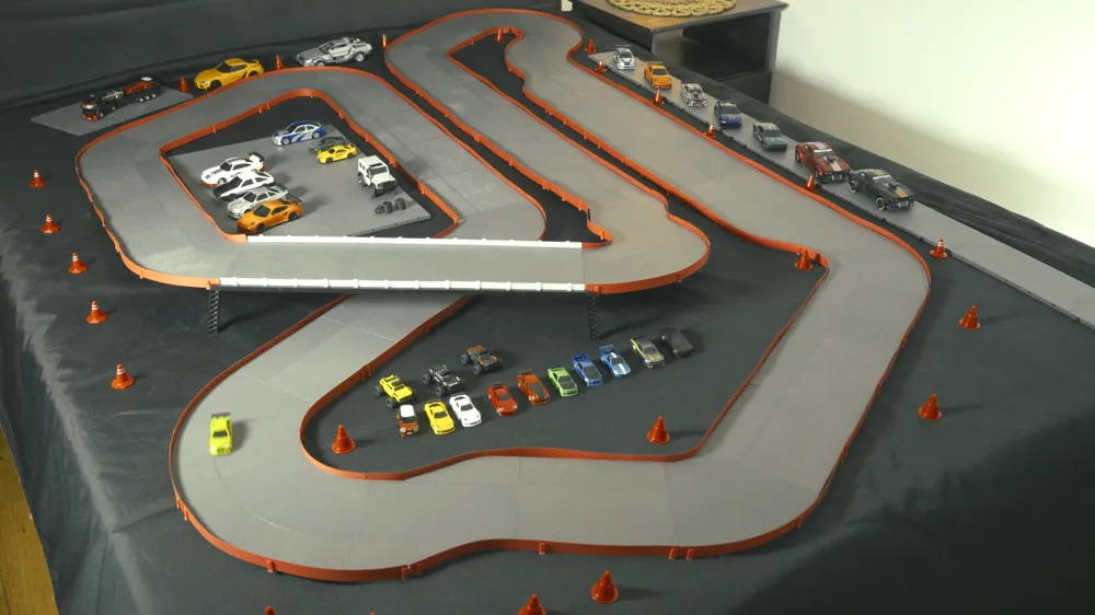 Circuit Microcorsa pour voitures RC aux échelles 1/64 et 1/76, imprimé en 3D